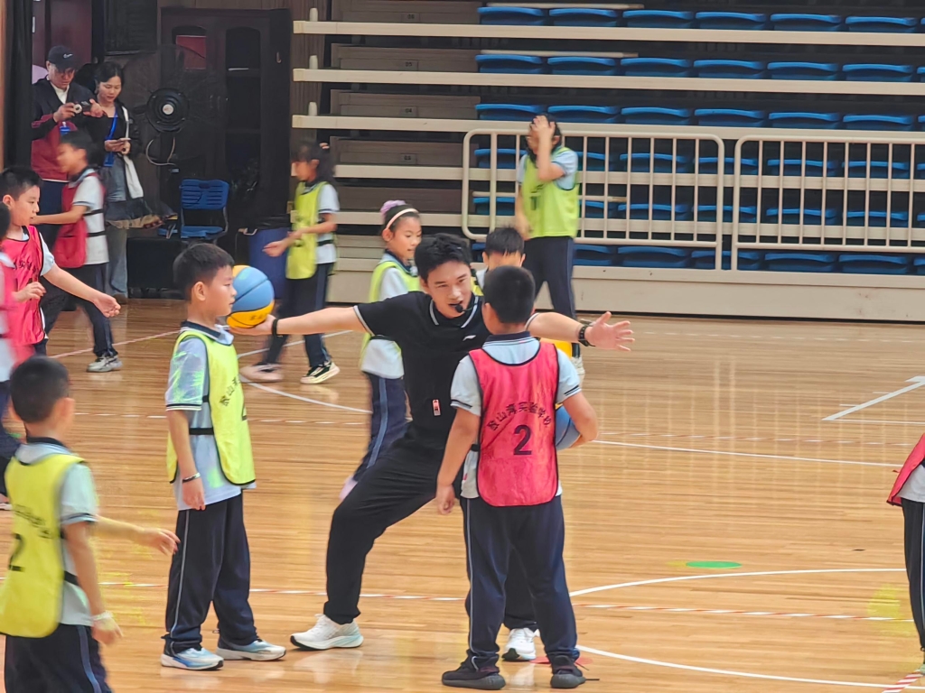敔山灣實(shí)驗(yàn)學(xué)校楊子銘老師創(chuàng)新體育課堂亮相全國(guó)舞臺(tái)